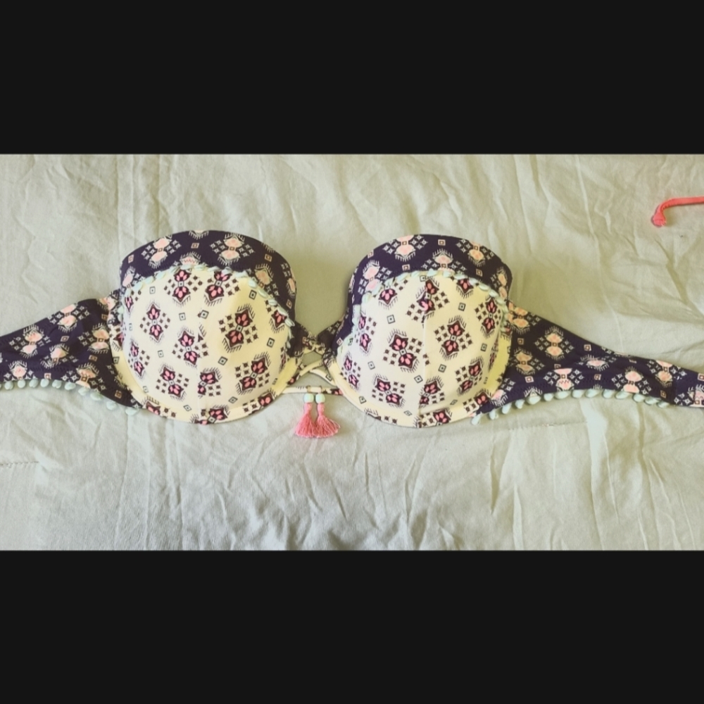 Victoria's Secret Swim 34DD top